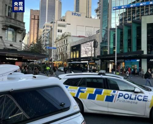 小情侣高清国产在线播放